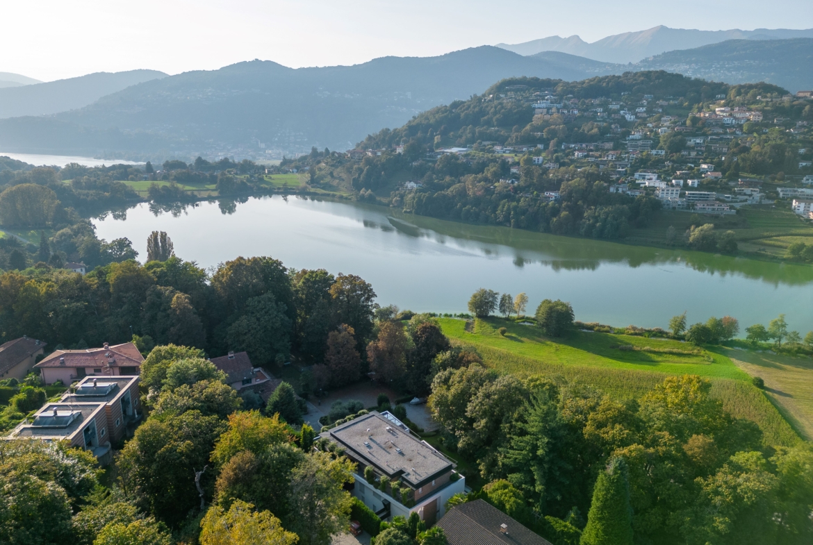 inserimento nel paesaggio con laghetto 3mb